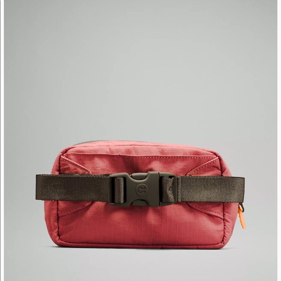 NWT Lululemon Brier Rose Mini Belt Bag! - Picture 6 of 9